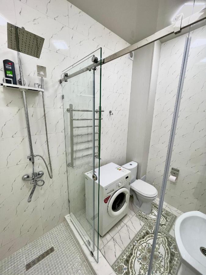 Amir Temur Apartment In Center After Renovation Tashkent Exterior photo